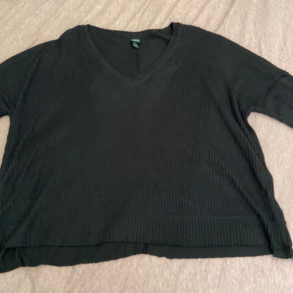 Wild Fable black v neck long sleeve t shirt size L